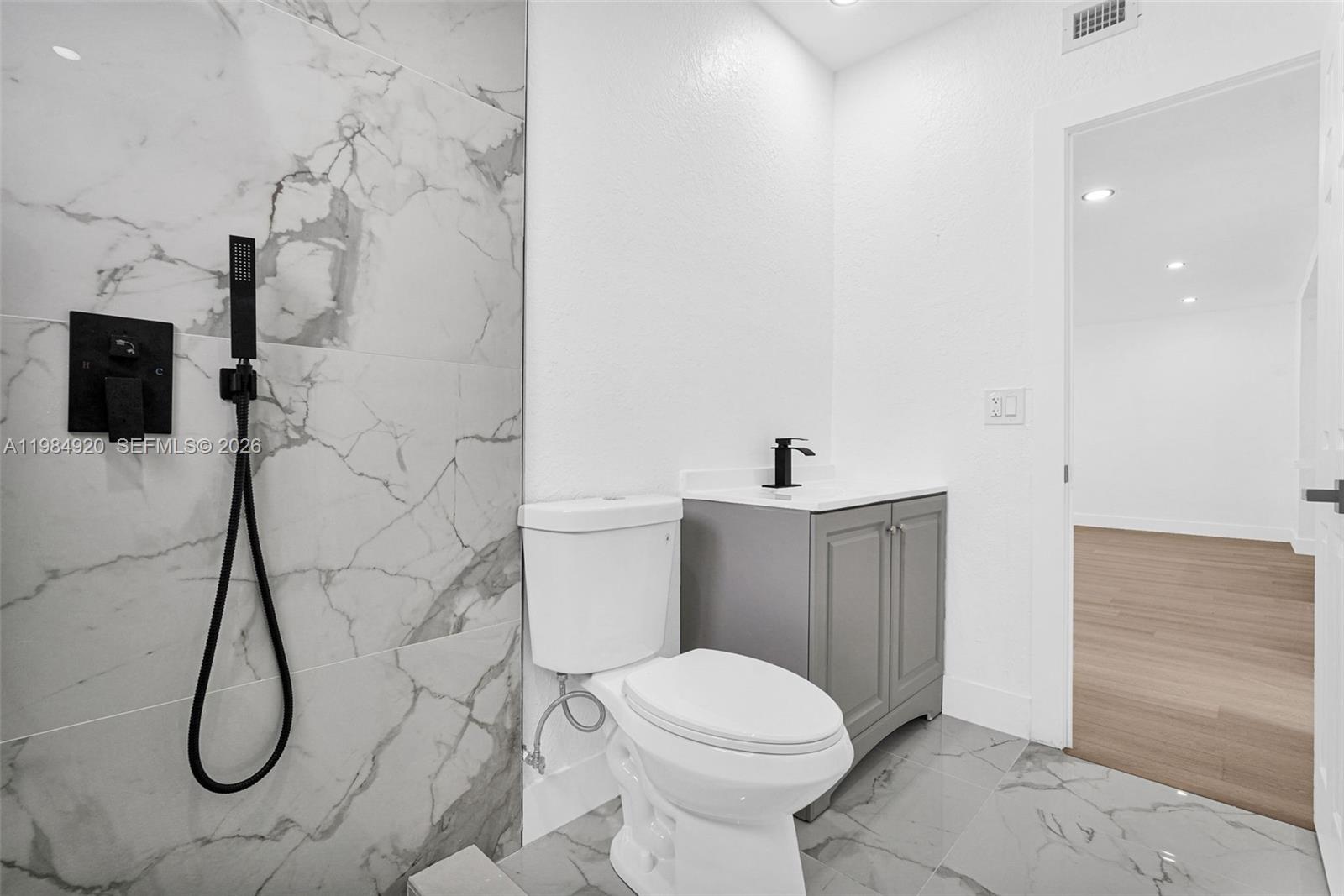 Pine Tree Lake - Residential