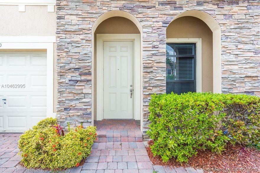 Beautiful 2 story  4 bedrooms 3.5 baths corner Townhome well maintained with over 2,000 square feet of area. Built in 2013. Property qualifies for FHA financing low down payment. Bring your buyers property is easy to show

Great schools, near shopping