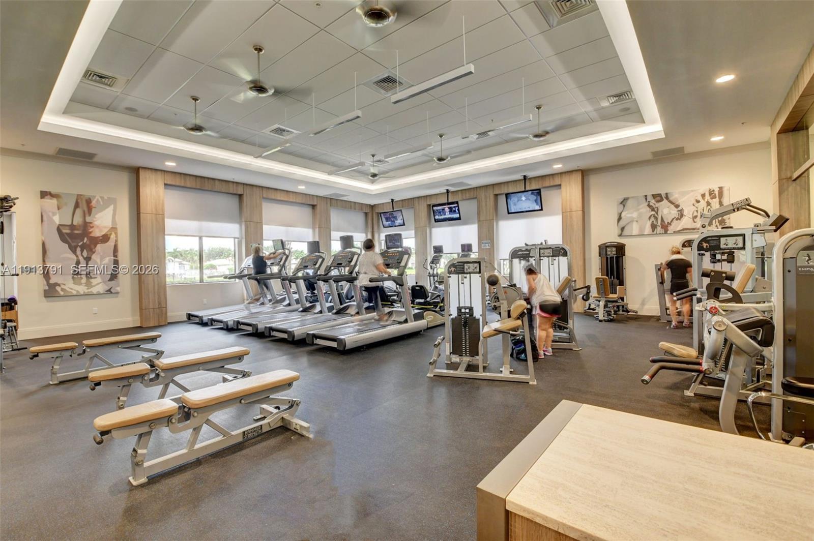 VALENCIA POINTE 3 - Residential