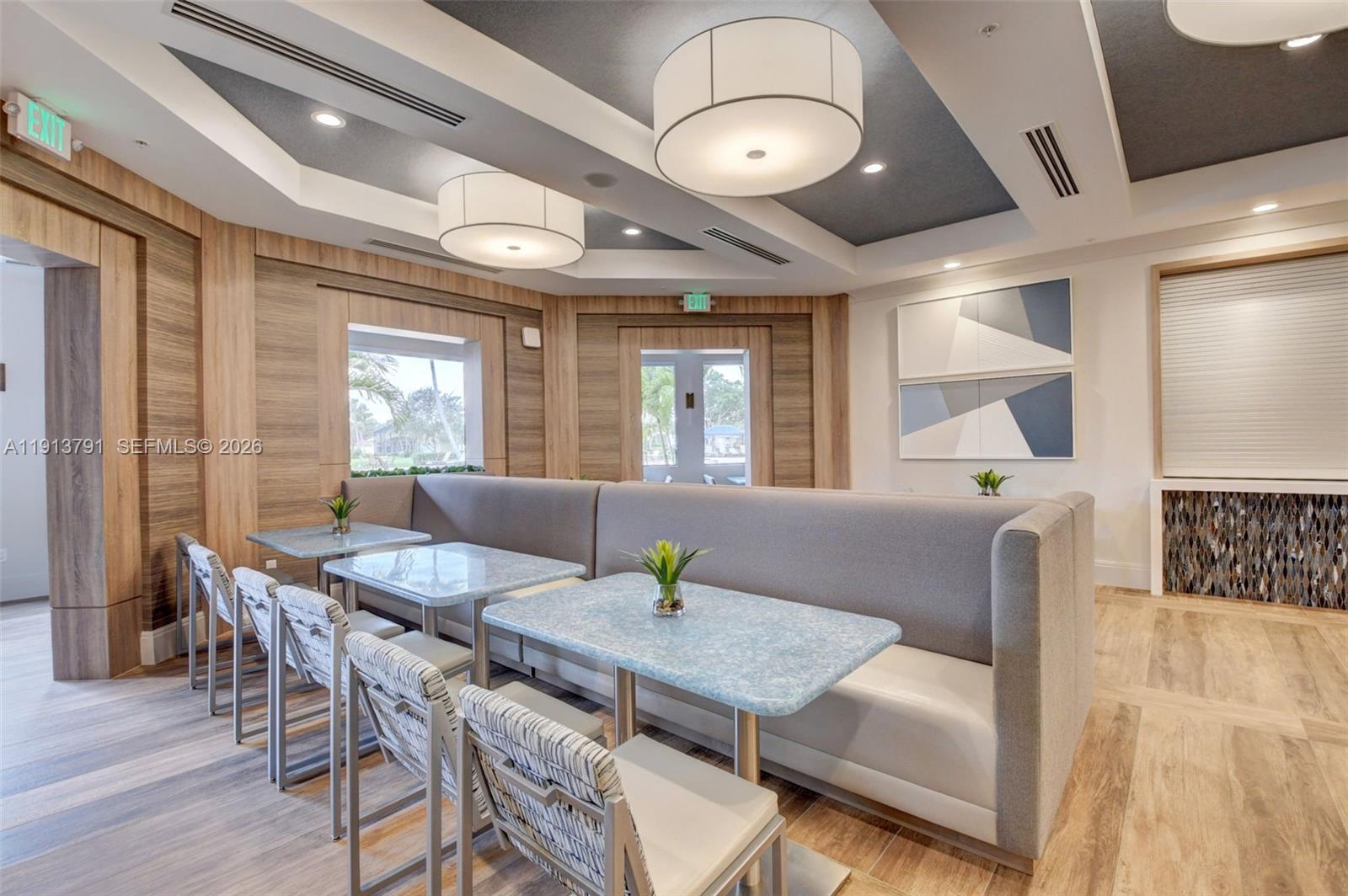VALENCIA POINTE 3 - Residential