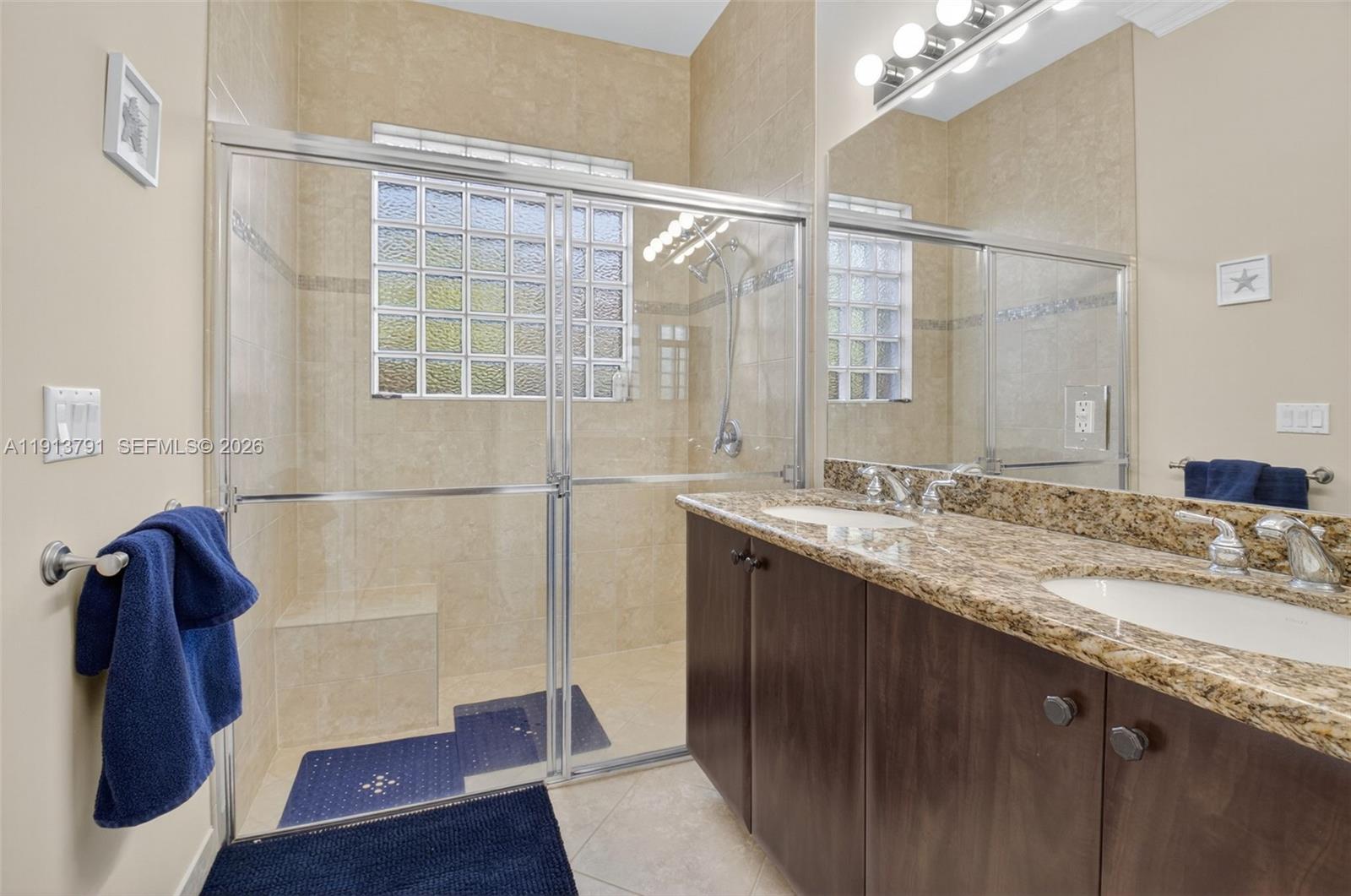 VALENCIA POINTE 3 - Residential