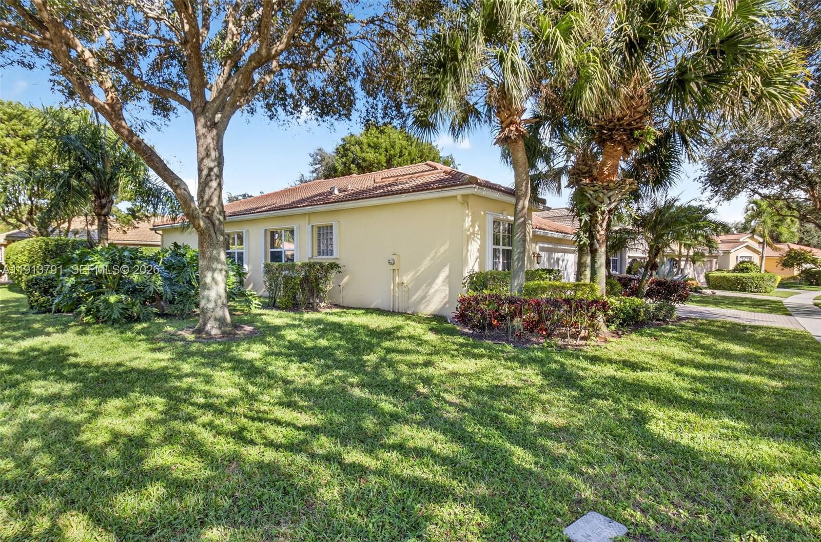 VALENCIA POINTE 3 - Residential