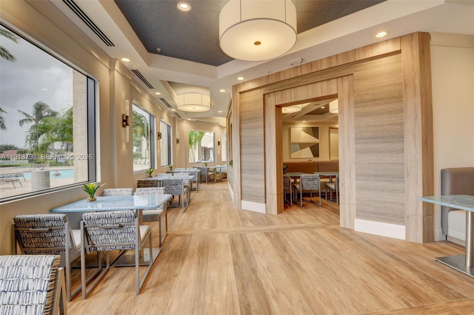 VALENCIA POINTE 3 - Residential