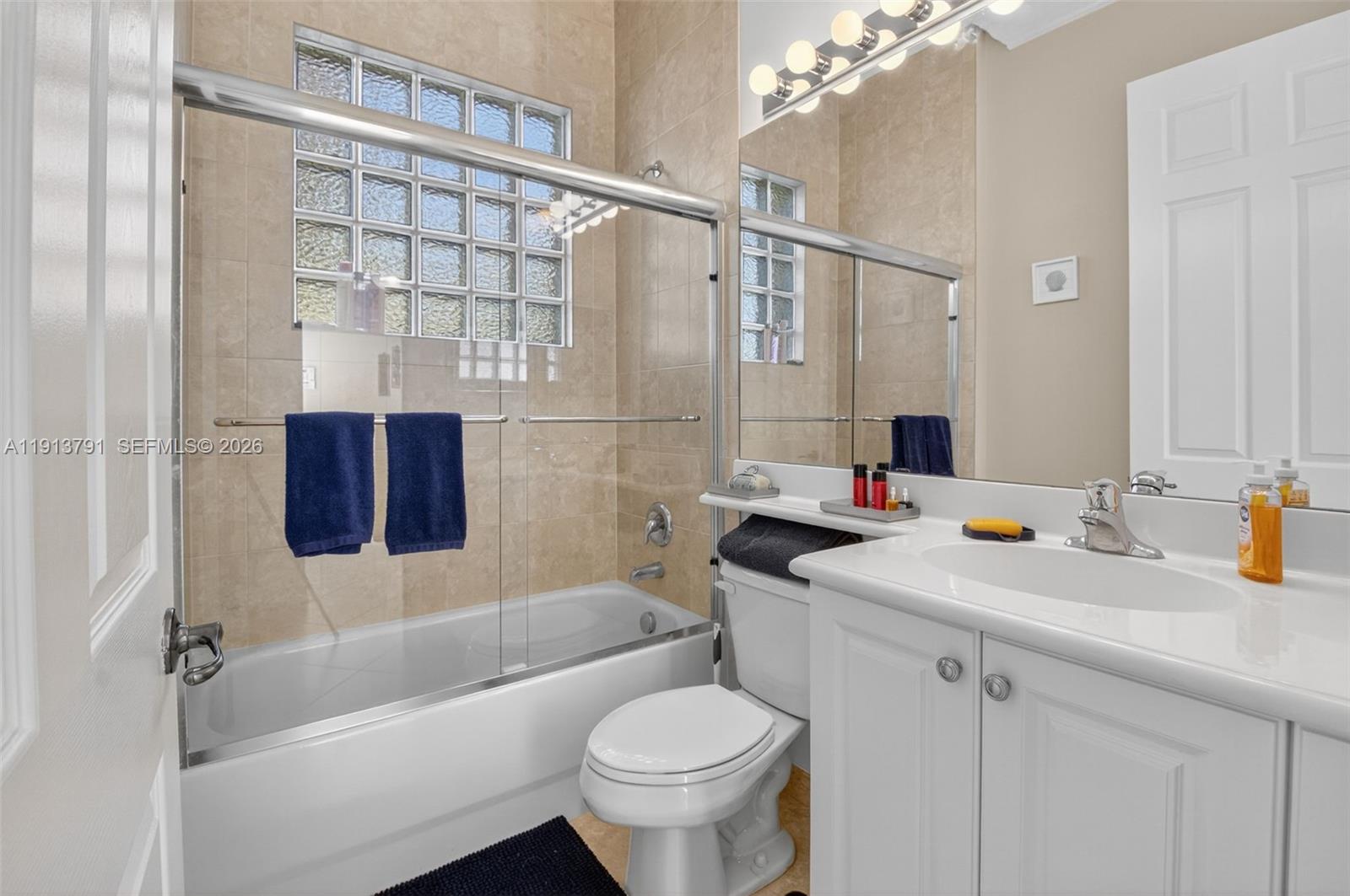 VALENCIA POINTE 3 - Residential