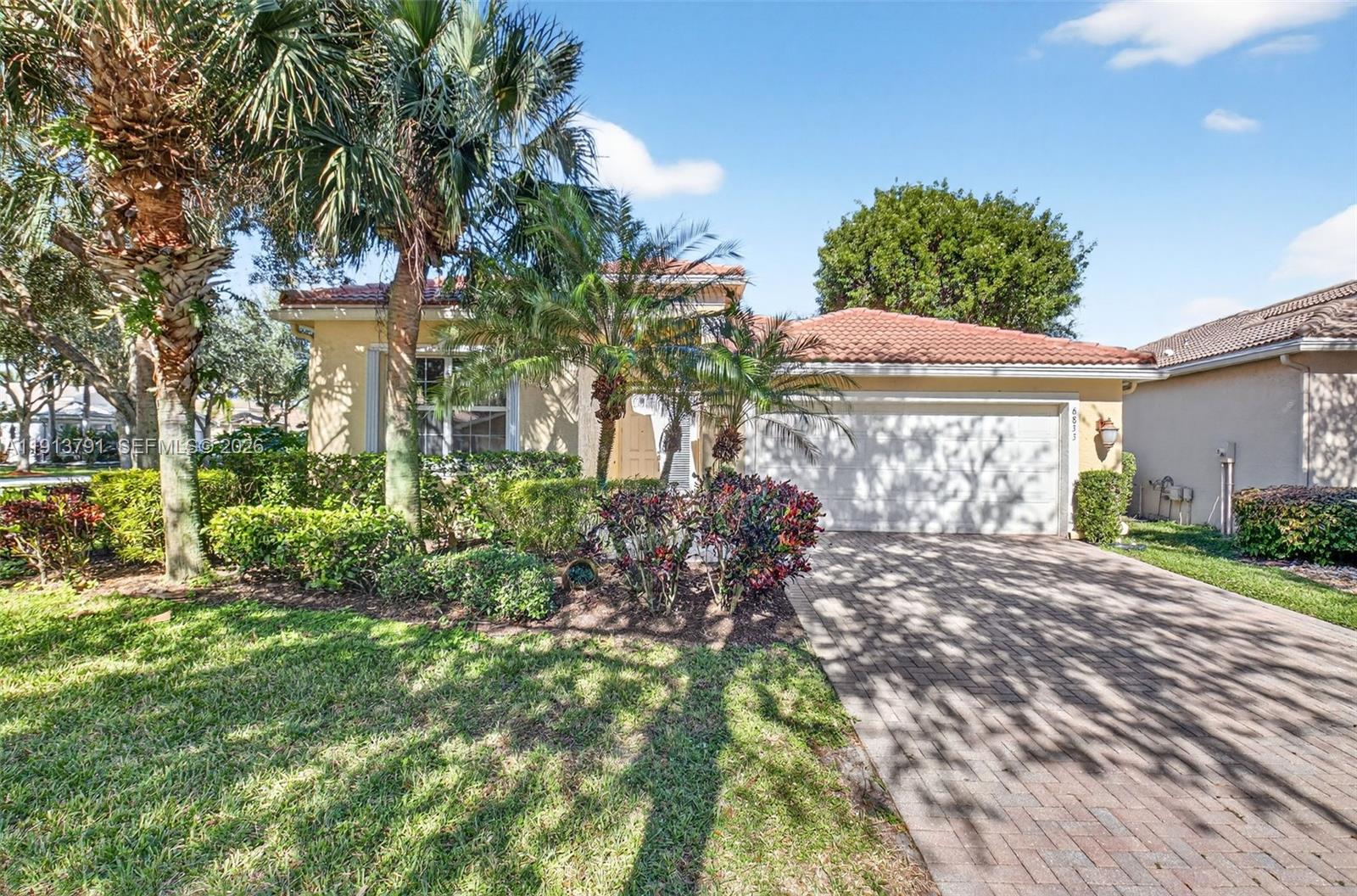 VALENCIA POINTE 3 - Residential