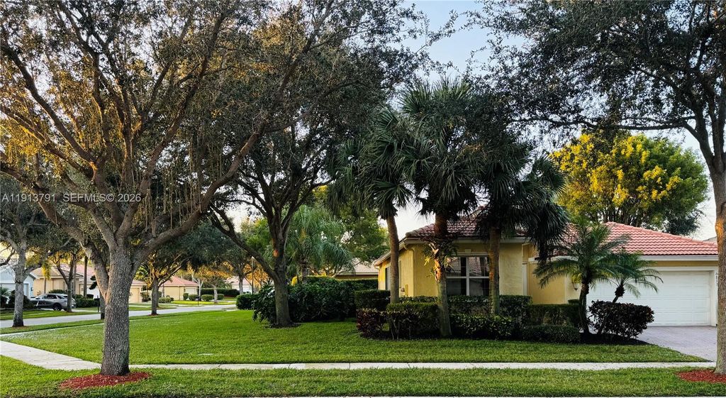 Photo of 6833 Watertown Dr, Boynton Beach, FL 33437 (MLS # A11913791)