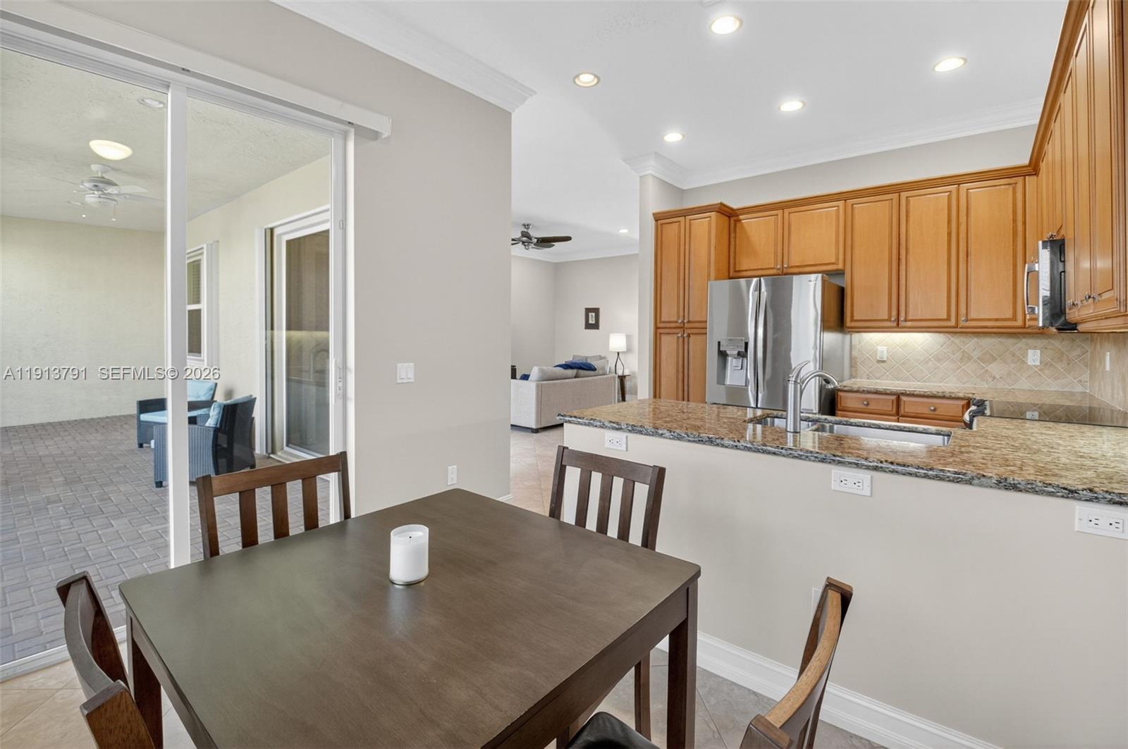 VALENCIA POINTE 3 - Residential