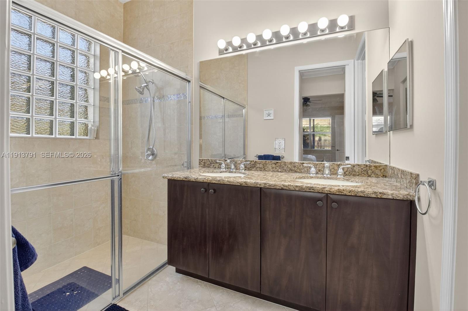 VALENCIA POINTE 3 - Residential