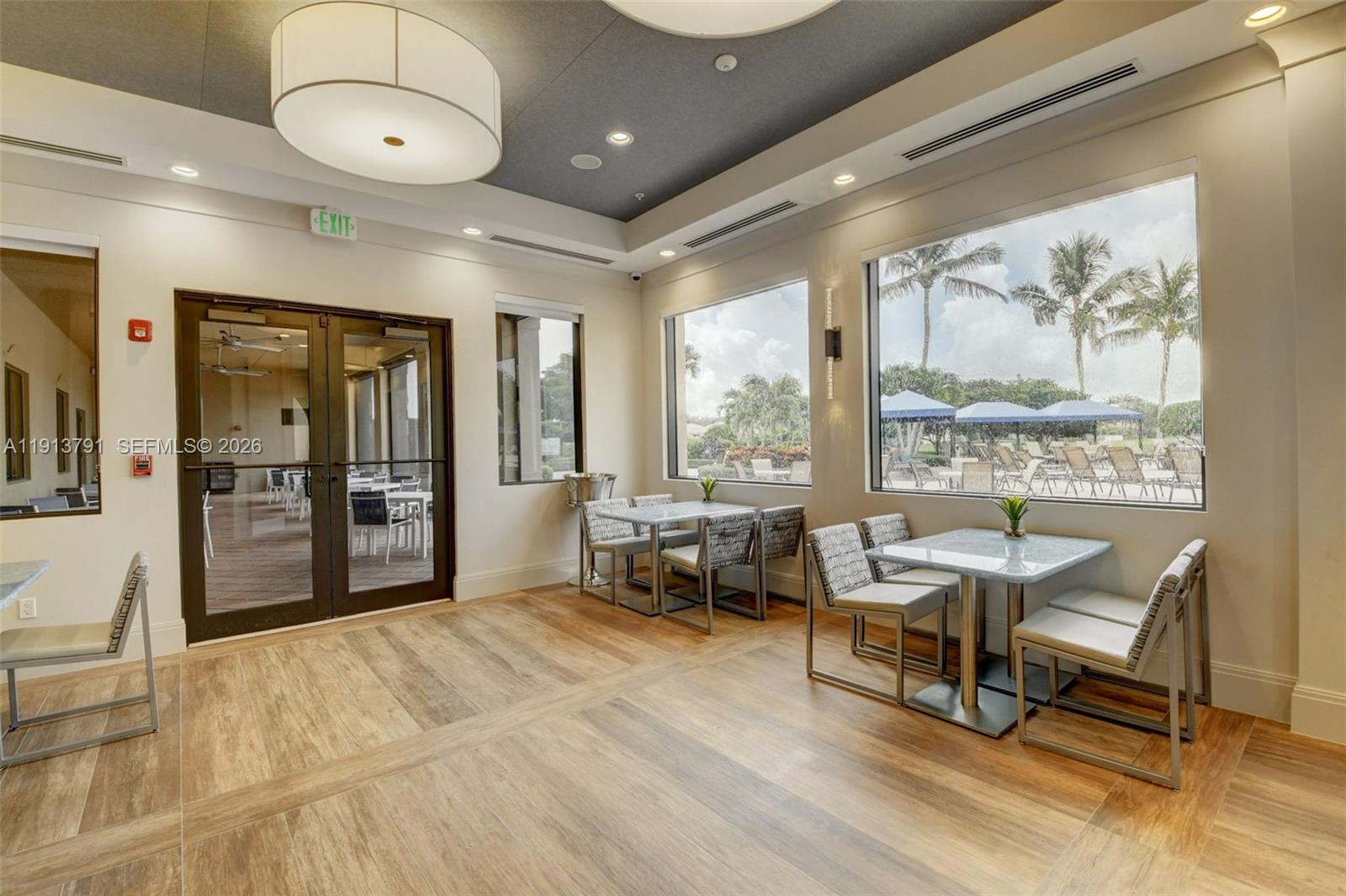 VALENCIA POINTE 3 - Residential