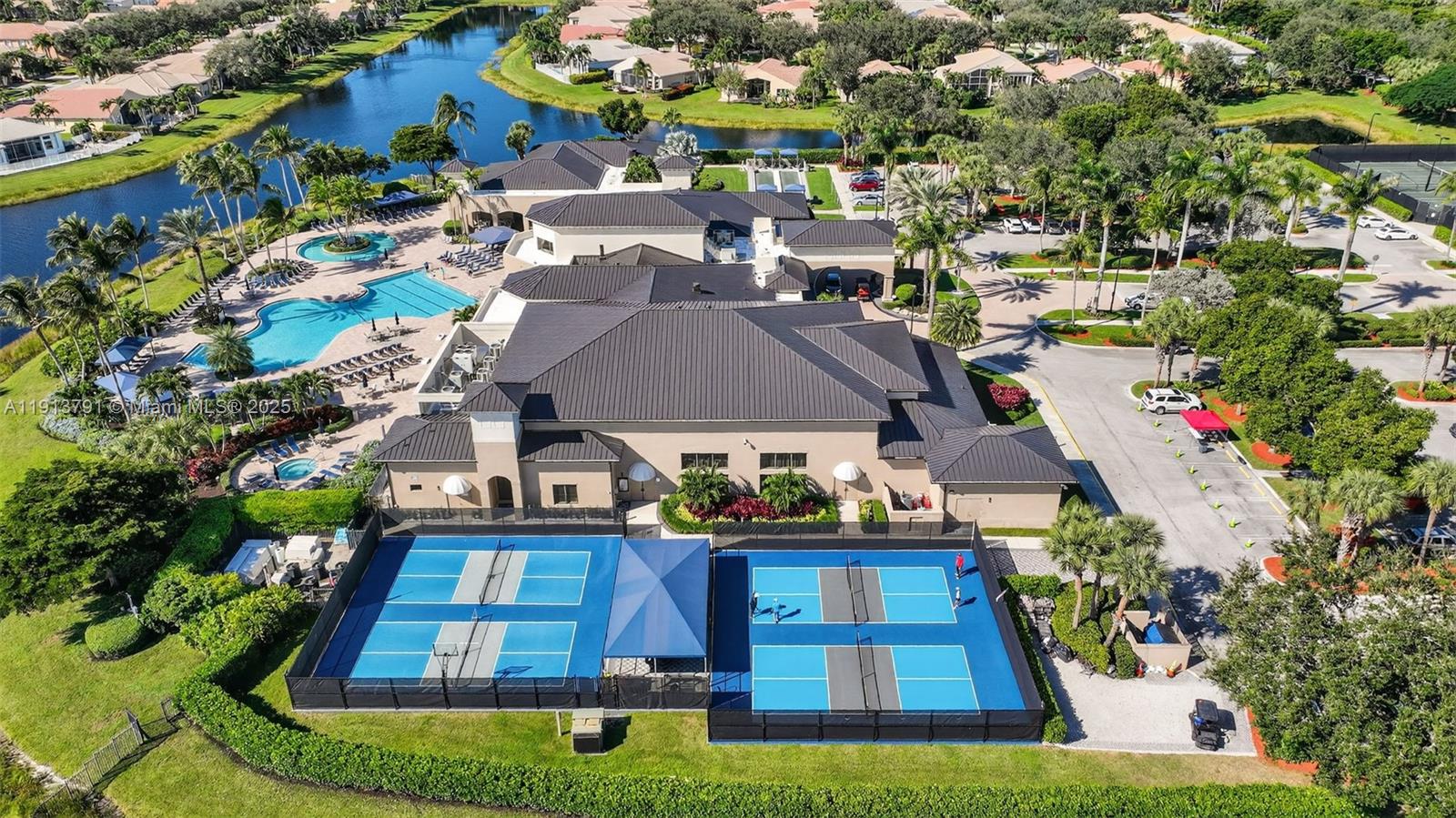 VALENCIA POINTE 3 - Residential