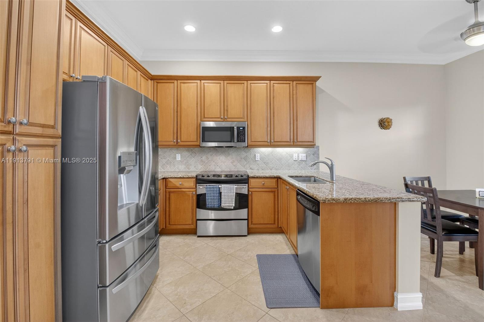 VALENCIA POINTE 3 - Residential