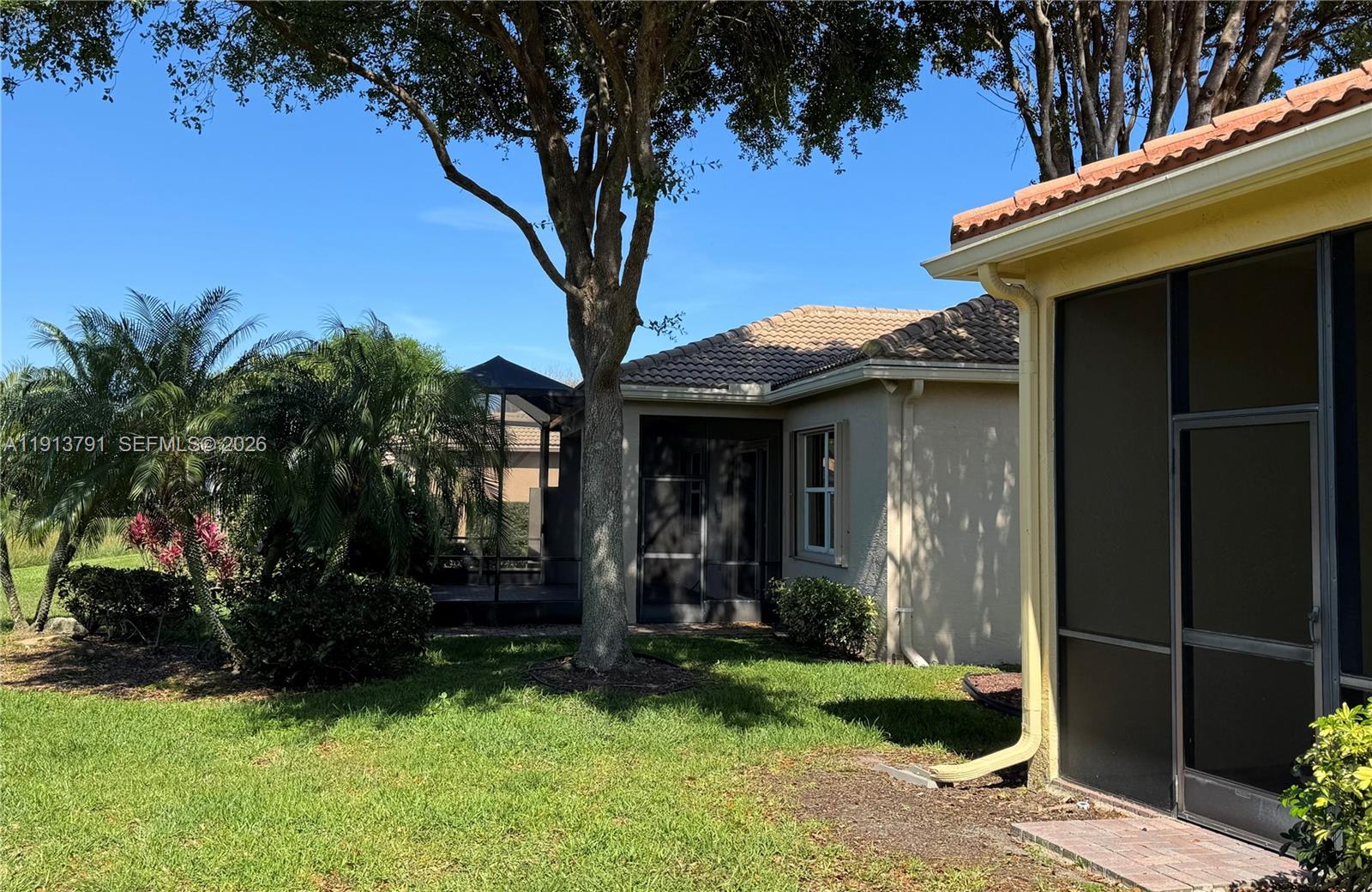 VALENCIA POINTE 3 - Residential