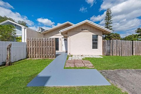 5411 SW 43rd Ter Dania Beach FL 33314