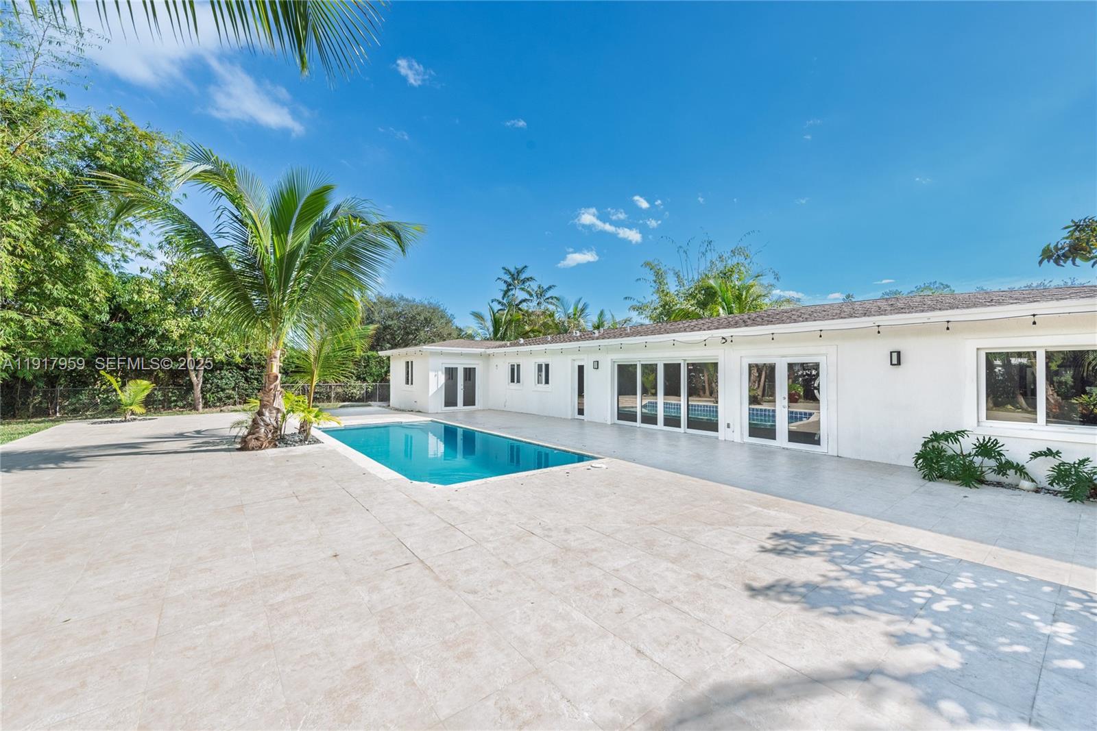 CORAL REEF ESTATES - Residential Lease