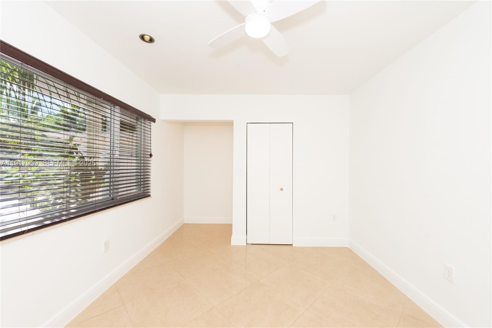 CORAL REEF ESTATES - Residential Lease