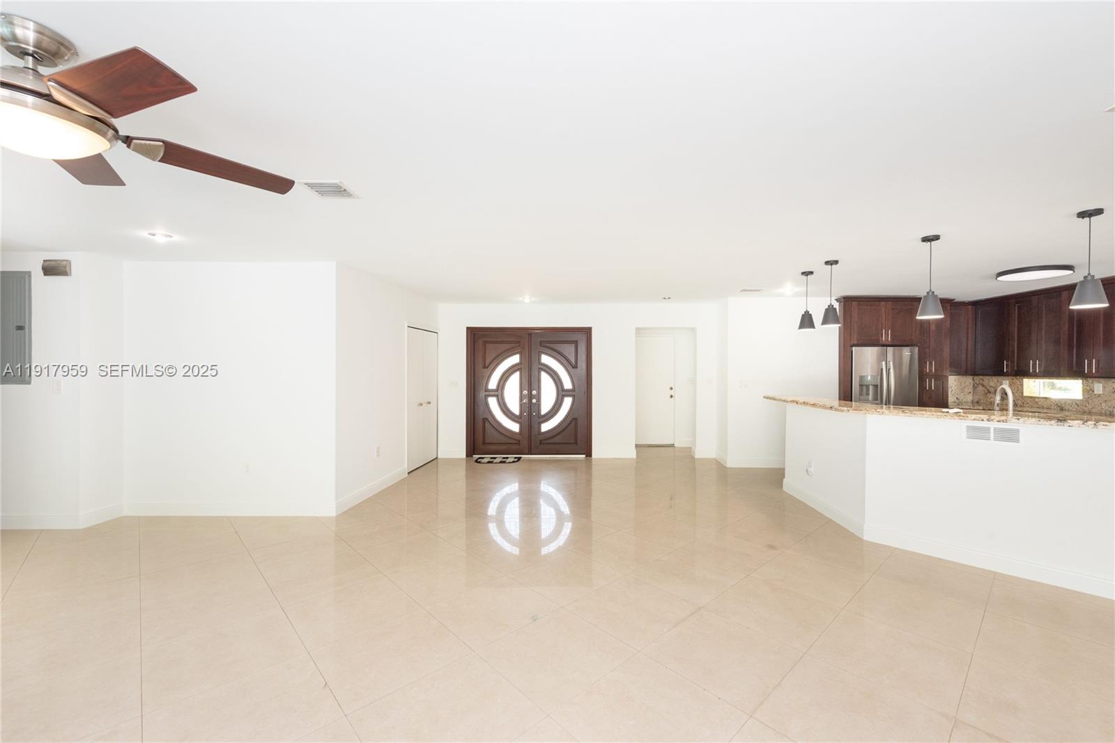 CORAL REEF ESTATES - Residential Lease