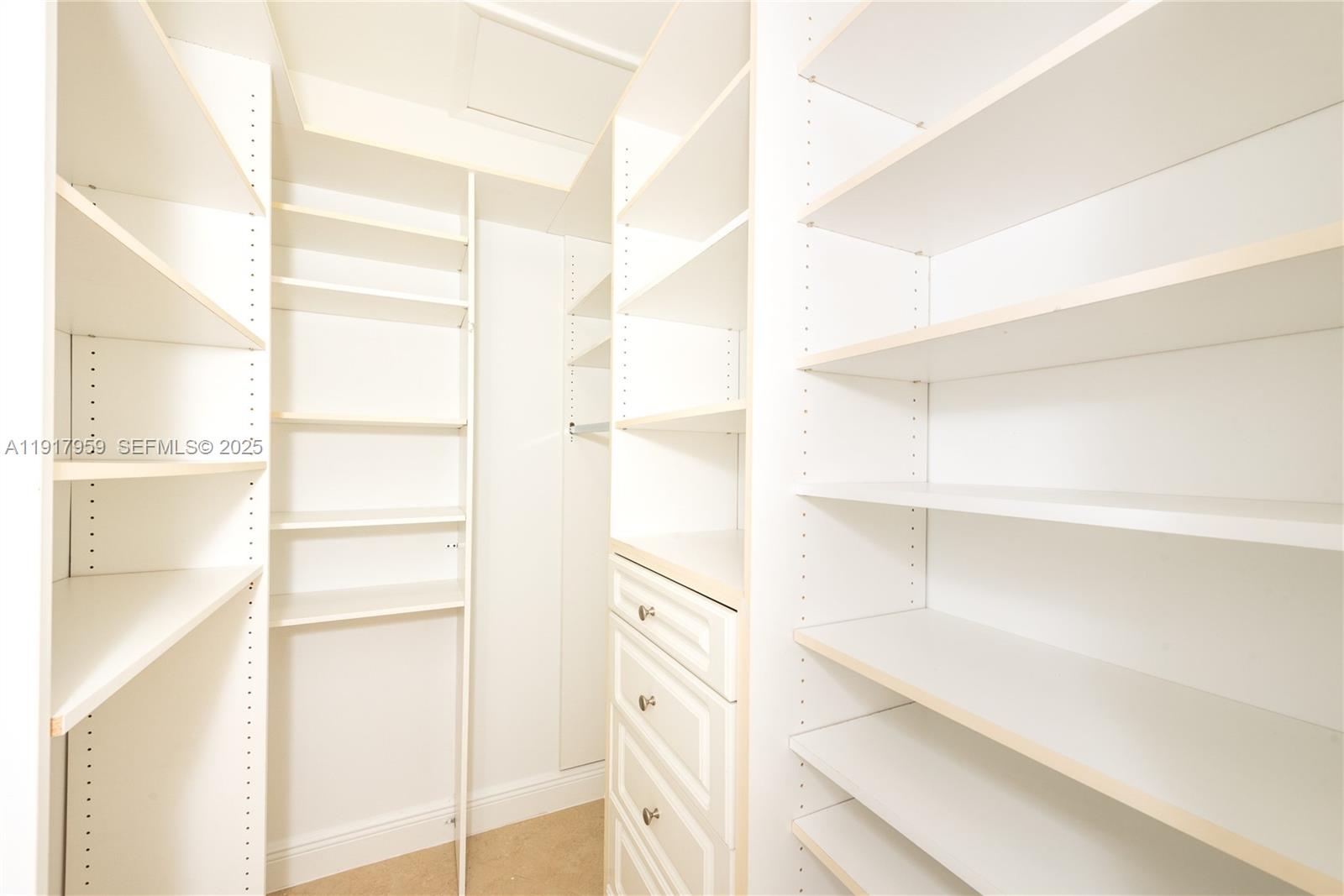 CORAL REEF ESTATES - Residential Lease