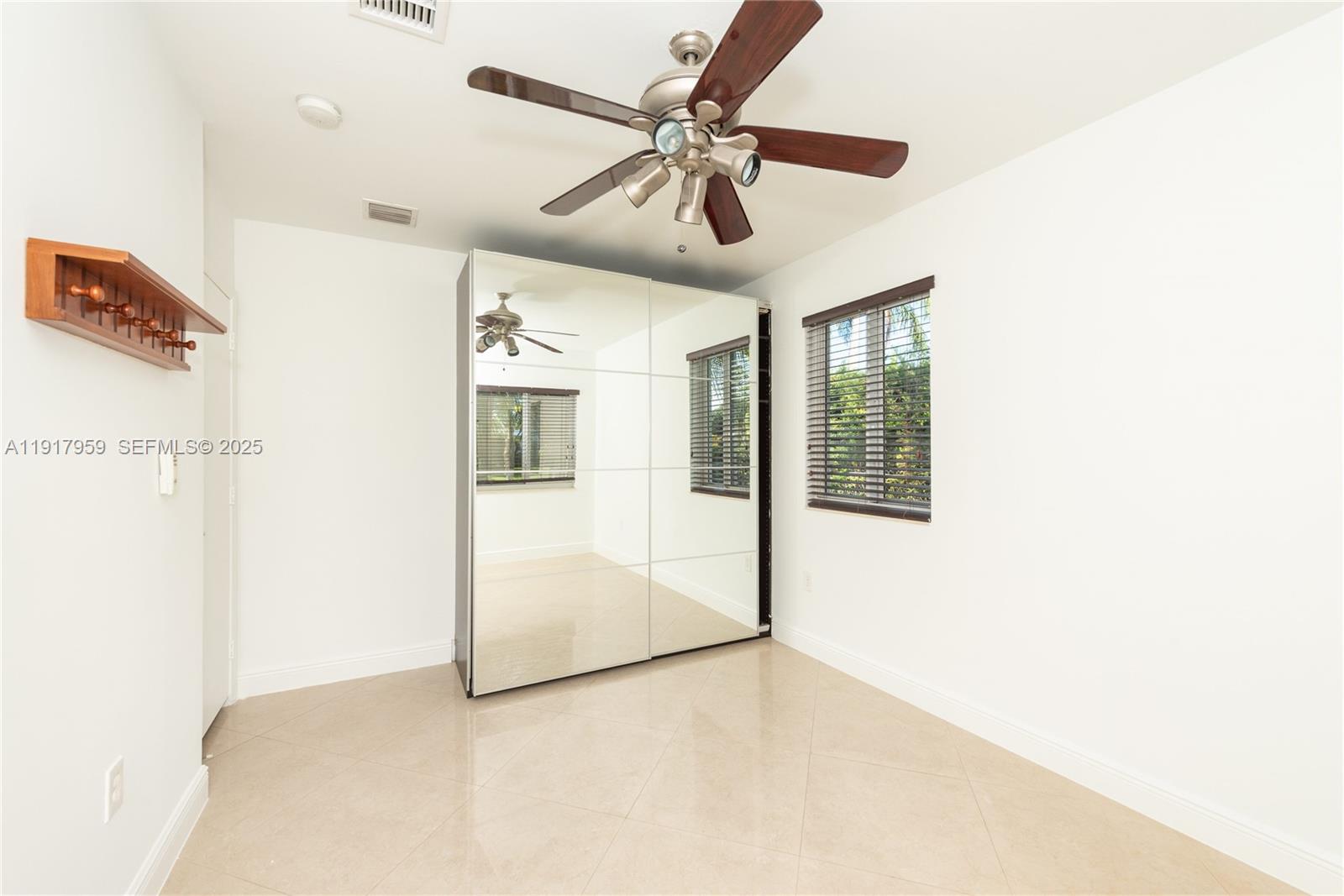 CORAL REEF ESTATES - Residential Lease