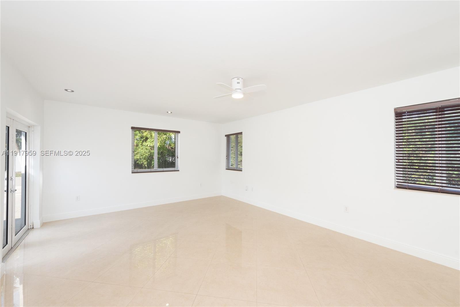 CORAL REEF ESTATES - Residential Lease