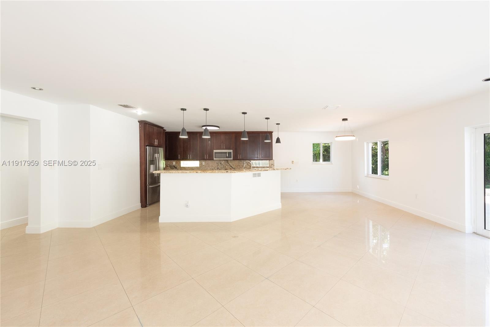 CORAL REEF ESTATES - Residential Lease