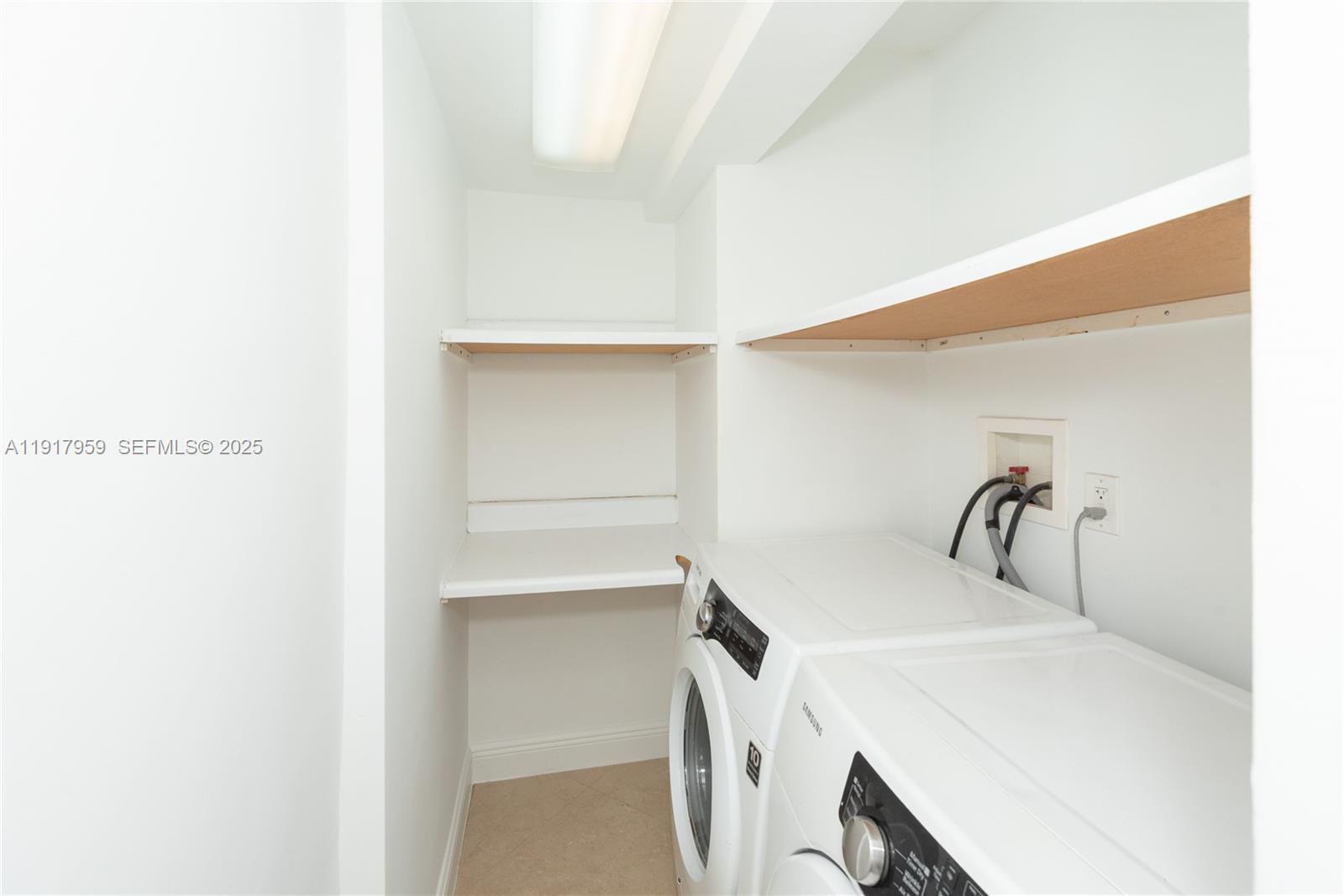 CORAL REEF ESTATES - Residential Lease