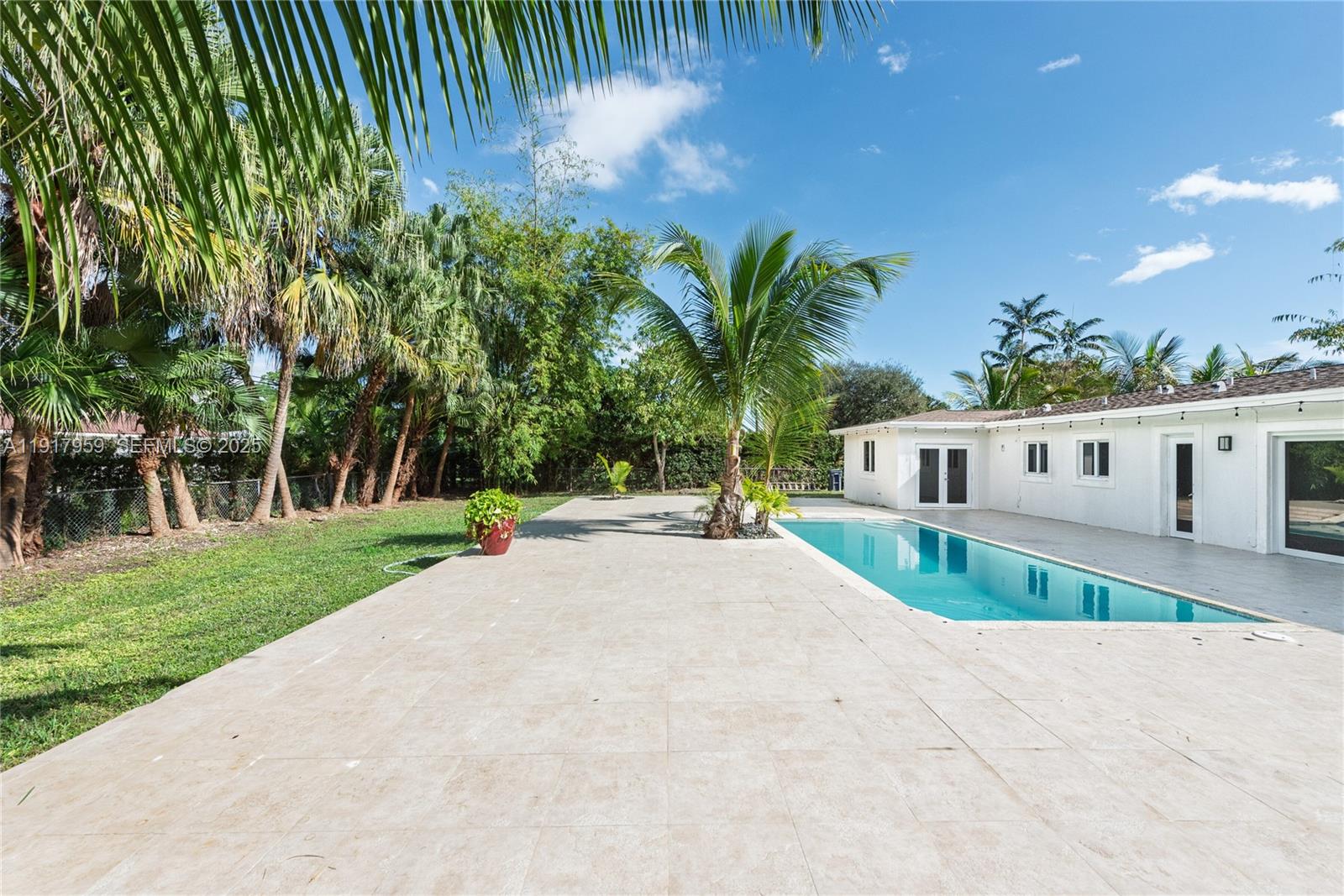 CORAL REEF ESTATES - Residential Lease