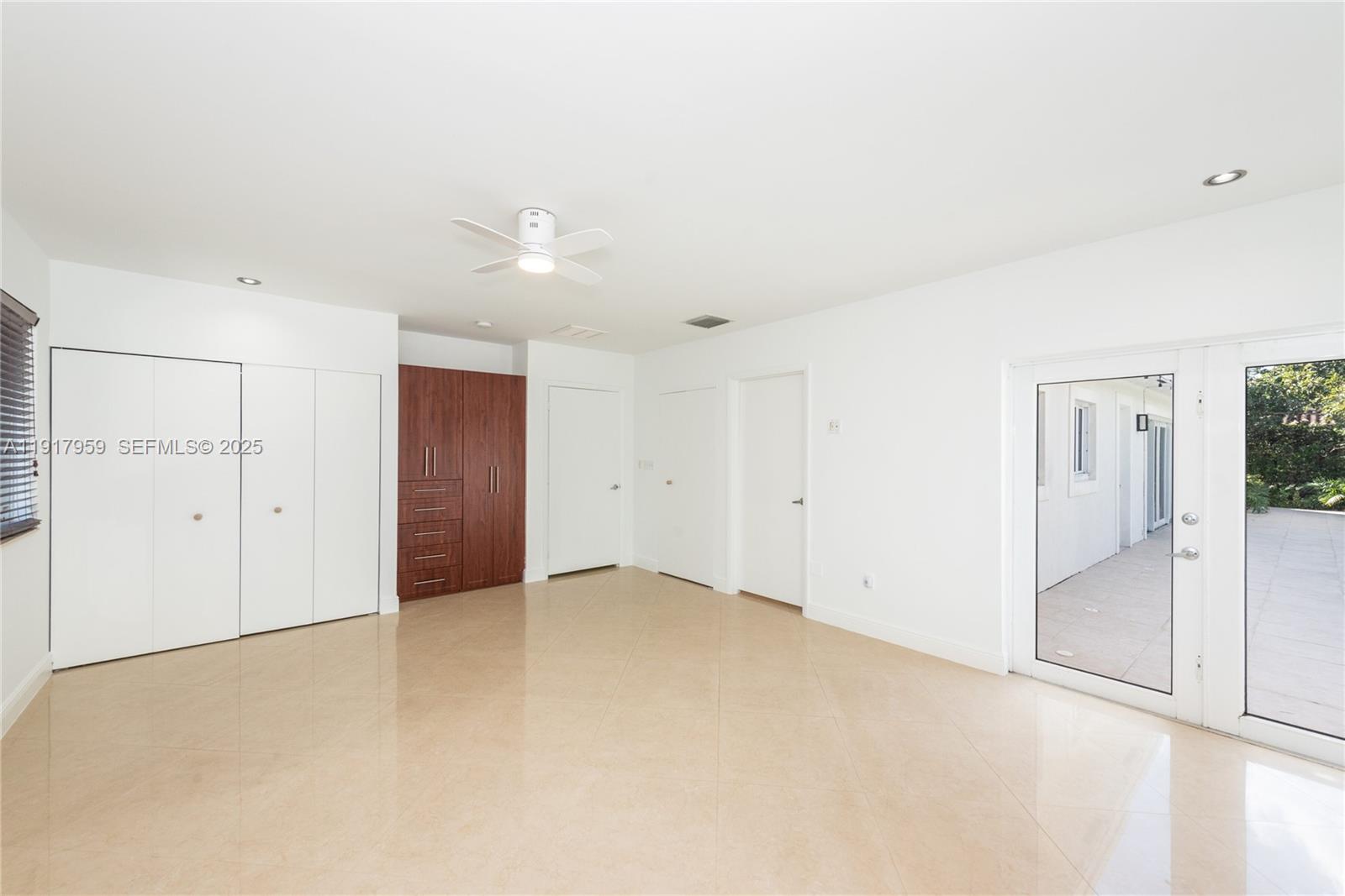 CORAL REEF ESTATES - Residential Lease