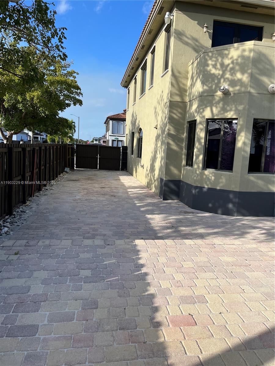 MANSIONS AT SION - Residential