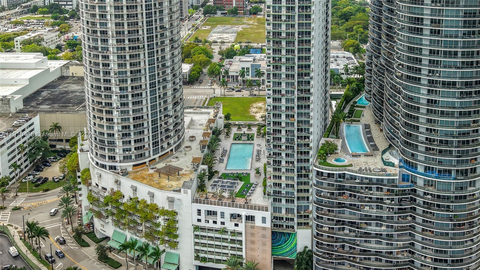 OPERA TOWER CONDO - Residential