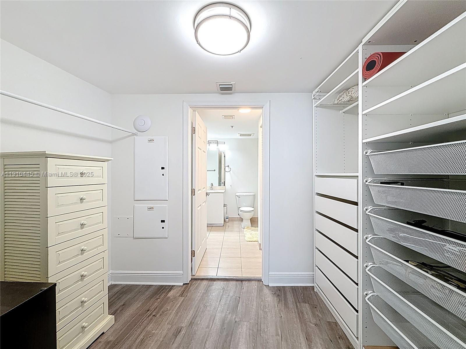 OPERA TOWER CONDO - Residential