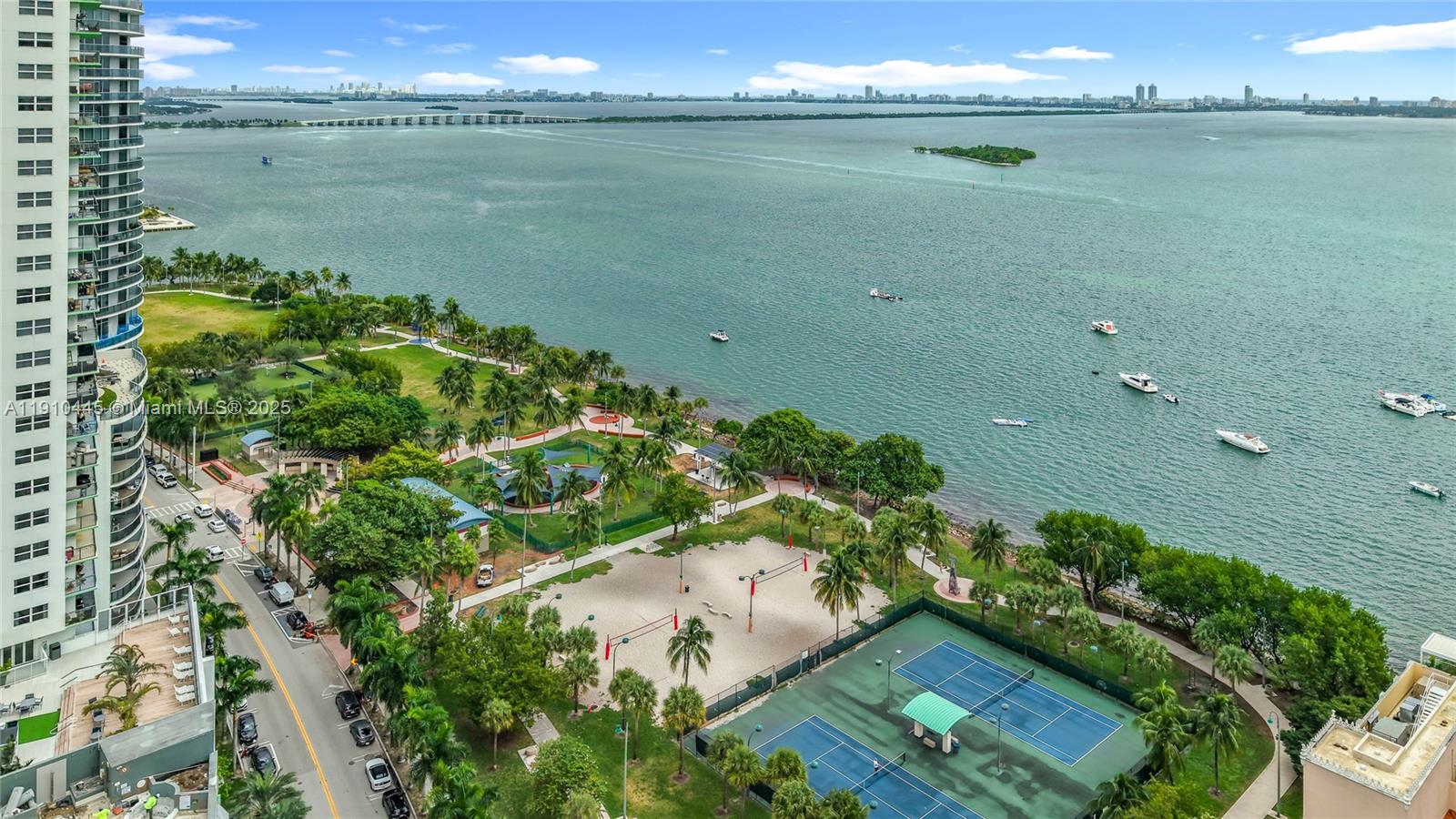 OPERA TOWER CONDO - Residential