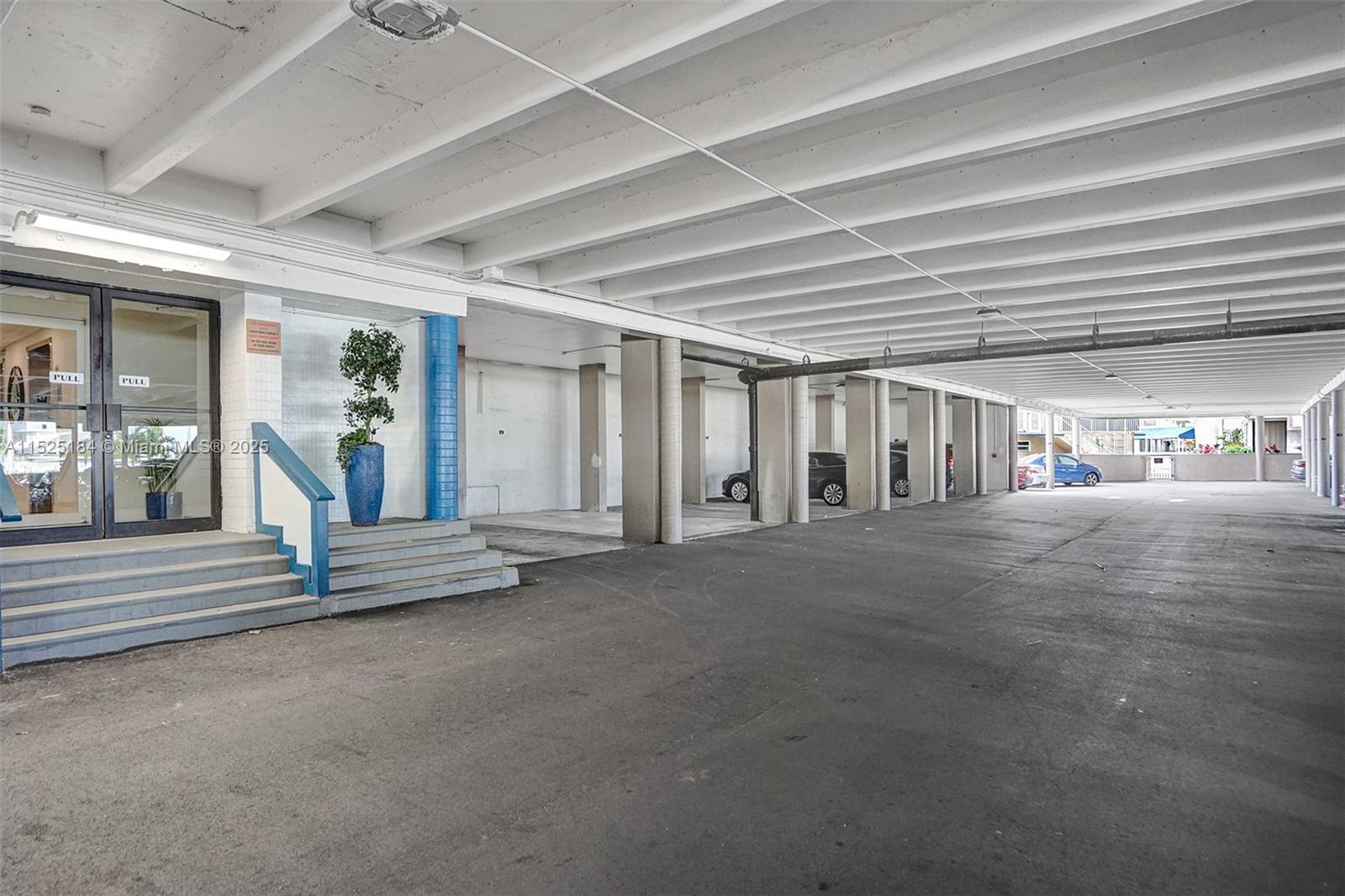 ALLINGTON TOWERS CONDO - Residential