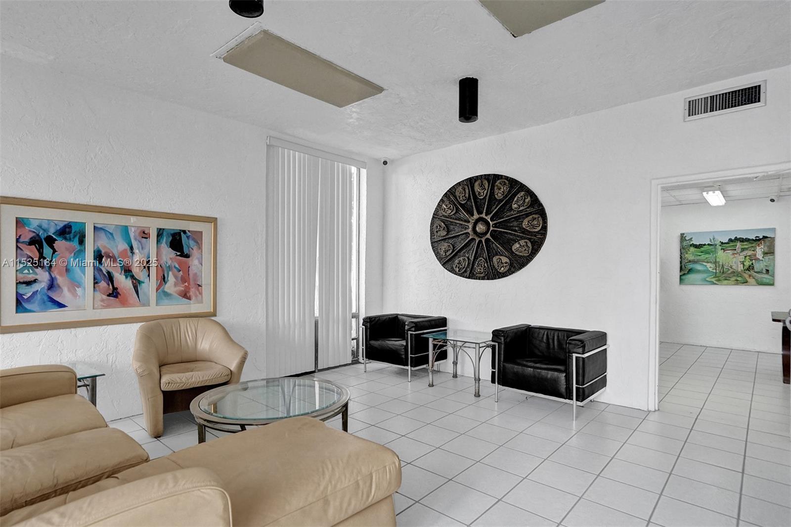 ALLINGTON TOWERS CONDO - Residential