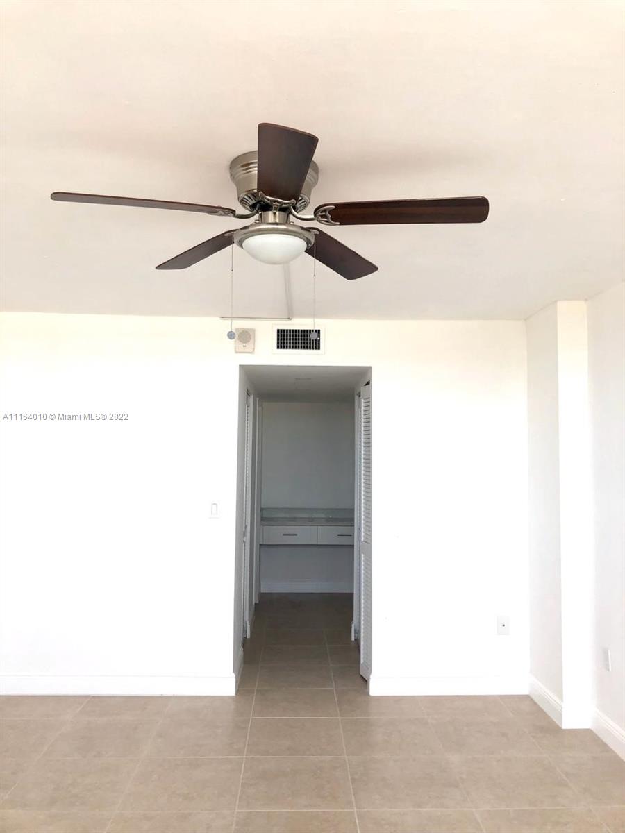 KEYSTONE HARBOR CLUB - Residential Lease