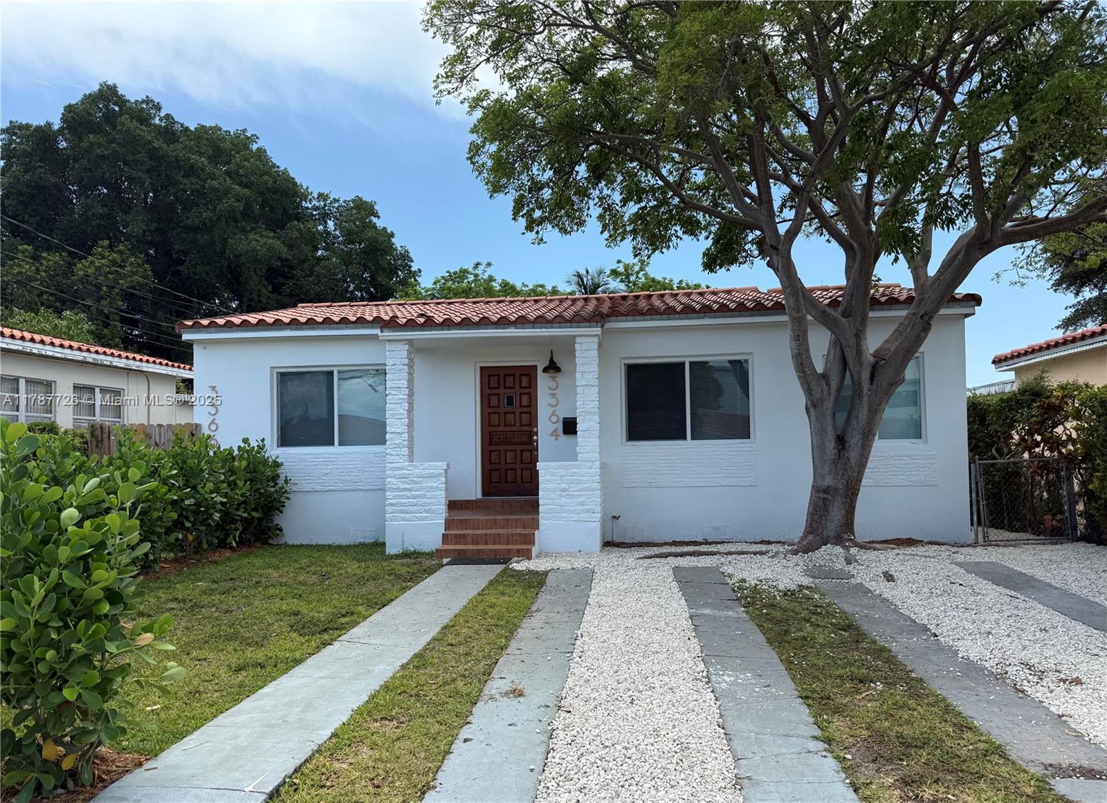 3364 Sw 28th St 3364, Miami, Broward County, Florida - 3 Bedrooms  
2 Bathrooms - 