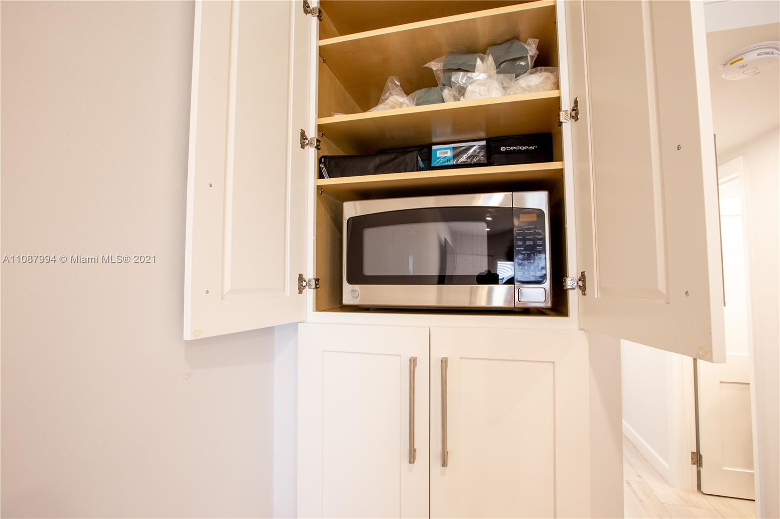 MAINSAIL CONDO - Residential Lease