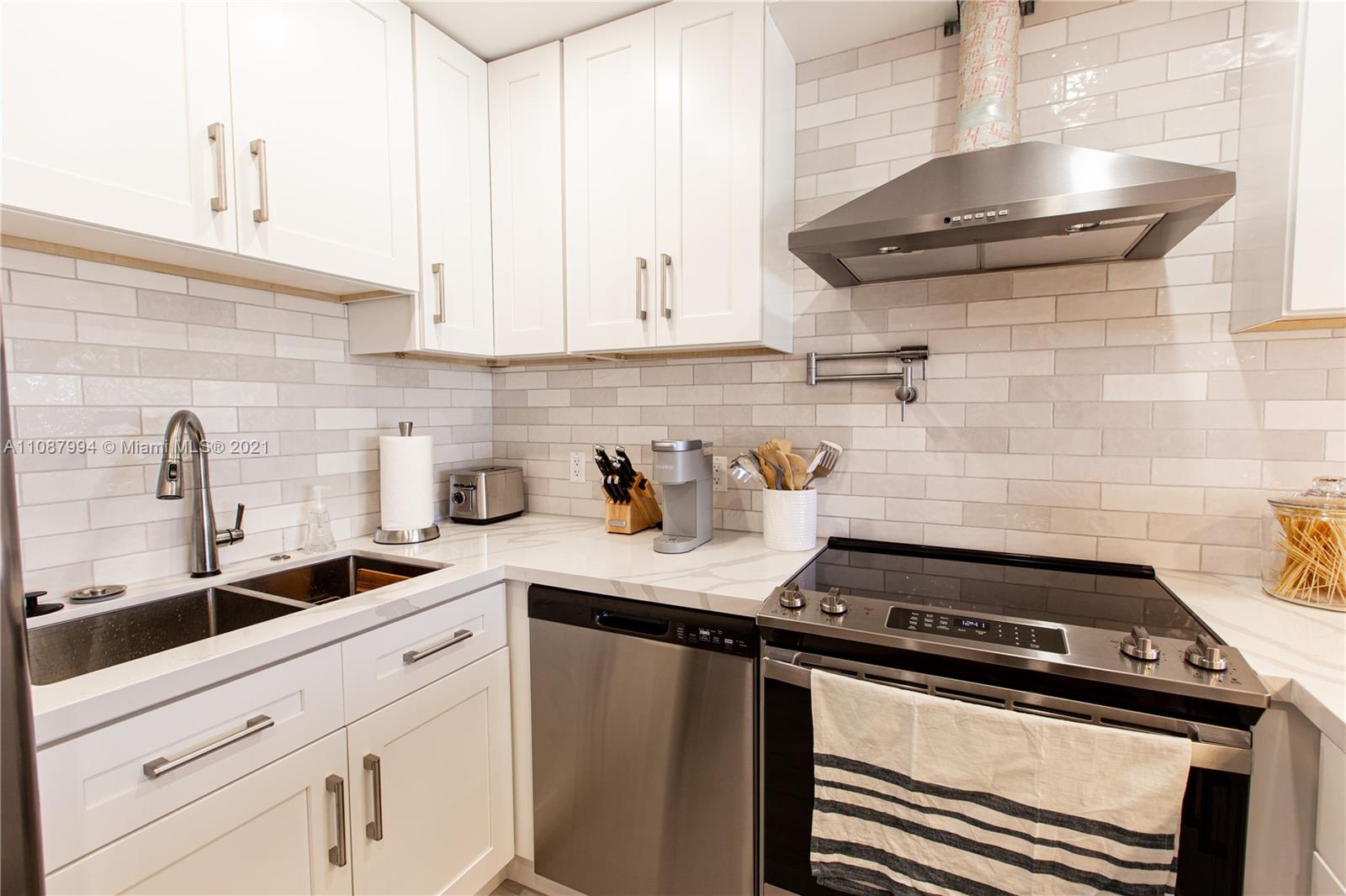 MAINSAIL CONDO - Residential Lease