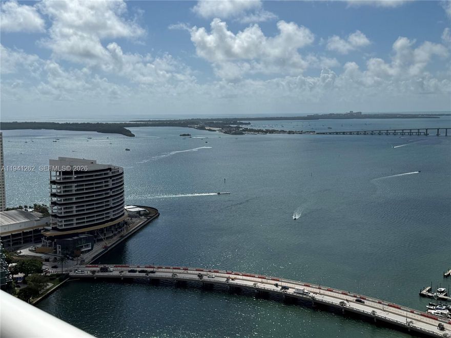 Stunning Bayfront 1 Bedroom at Icon Brickell – Luxury Living in the Heart of Miami.
Step into this spacious and beautiful 1-bedroom residence in the iconic Icon Brickell, offering unobstructed views of Biscayne Bay from floor-to-ceiling windows. Flooded with natural light and designed for modern living, this home blends style, comfort, and world-class amenities in one of Miami’s most sought-after addresses.
Key Features:
Expansive open-concept layout with generous living and dining areas - Floor-to-ceiling glass showcasing breathtaking bay and skyline views - Gourmet kitchen with Sub-Zero & Wolf appliances and Italian cabinetry - Large primary bedroom with ample closet space - Washer/dryer in unit.
Some of Building Amenities includes:
One of the largest residential pools in Florida - Luxurious spa with cold plunge & fitness center - Full-service concierge - On-site restaurants & cafés - 24/7 security