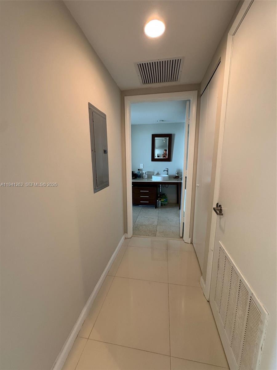 ICON BRICKELL NO TWO - Residential