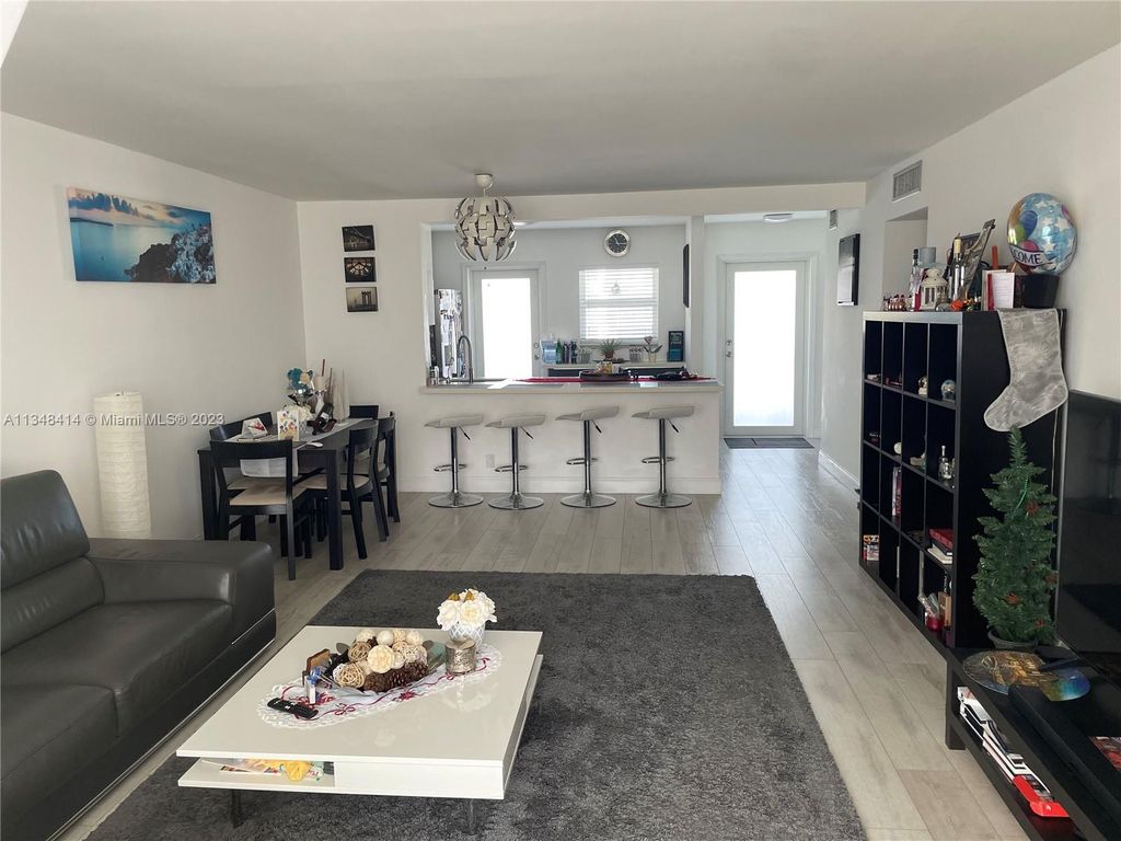 Photo of 320 NE 12th Ave #707, Hallandale Beach, FL 33009 (MLS # A11348414)