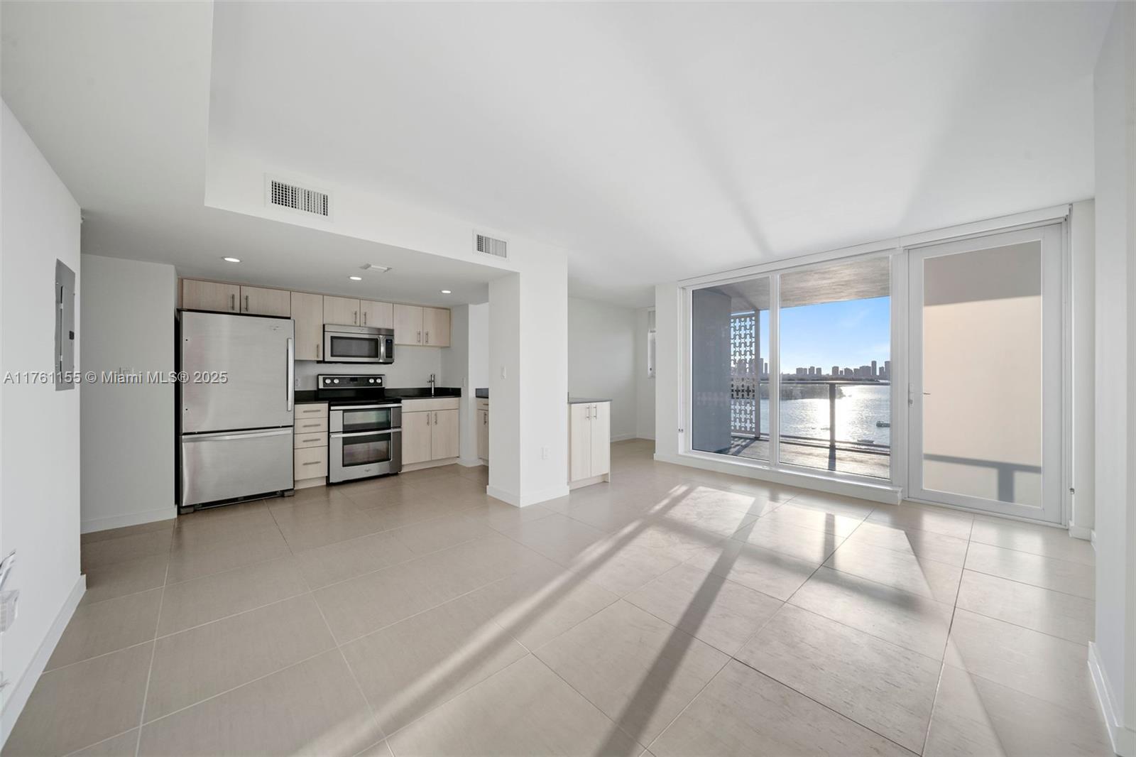 Rental Property at 910 West Ave 1123, Miami Beach, Miami-Dade County, Florida - Bedrooms: 1 
Bathrooms: 1  - $3,354 MO.