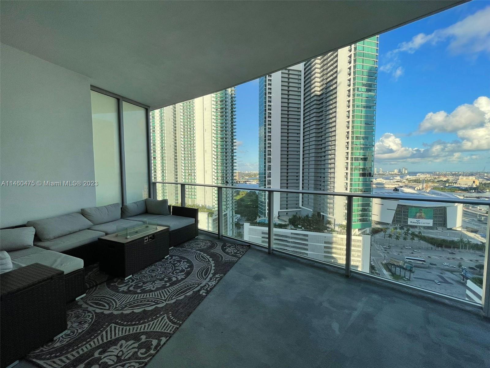 PARAMOUNT MIAMI WORLDCENT - Residential Lease