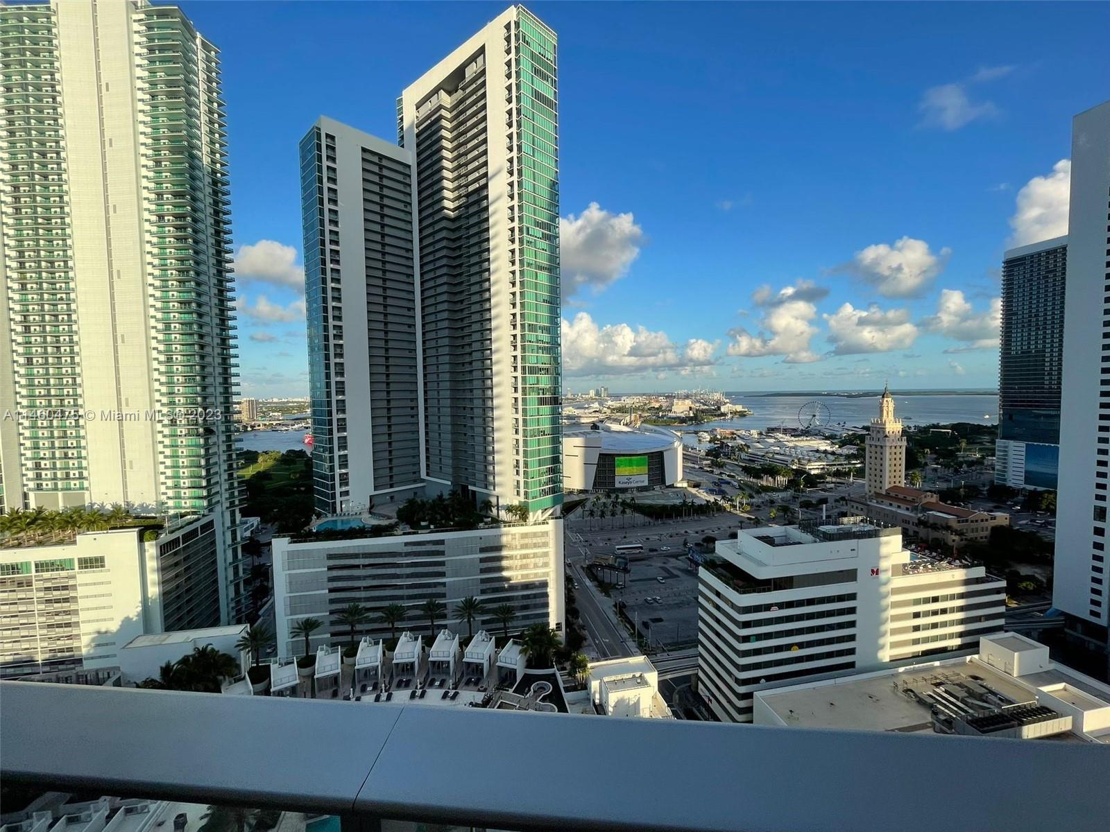 PARAMOUNT MIAMI WORLDCENT - Residential Lease