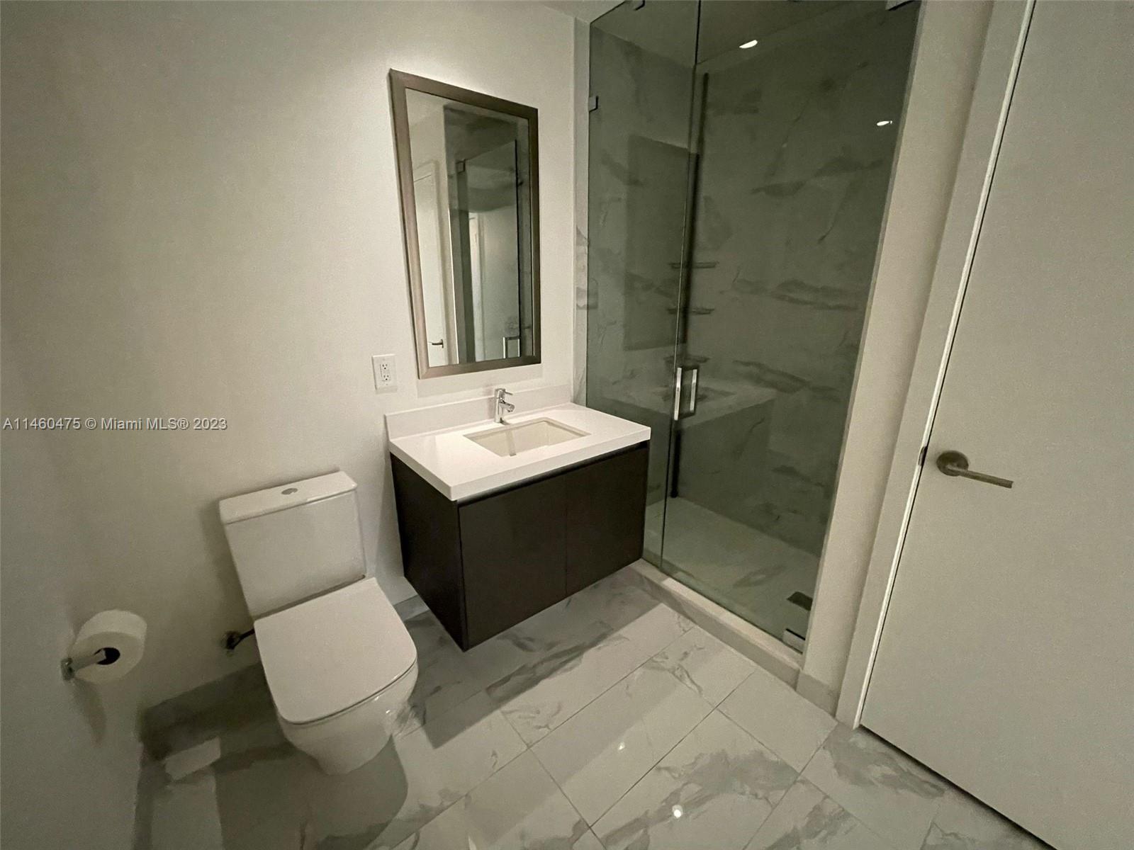 PARAMOUNT MIAMI WORLDCENT - Residential Lease