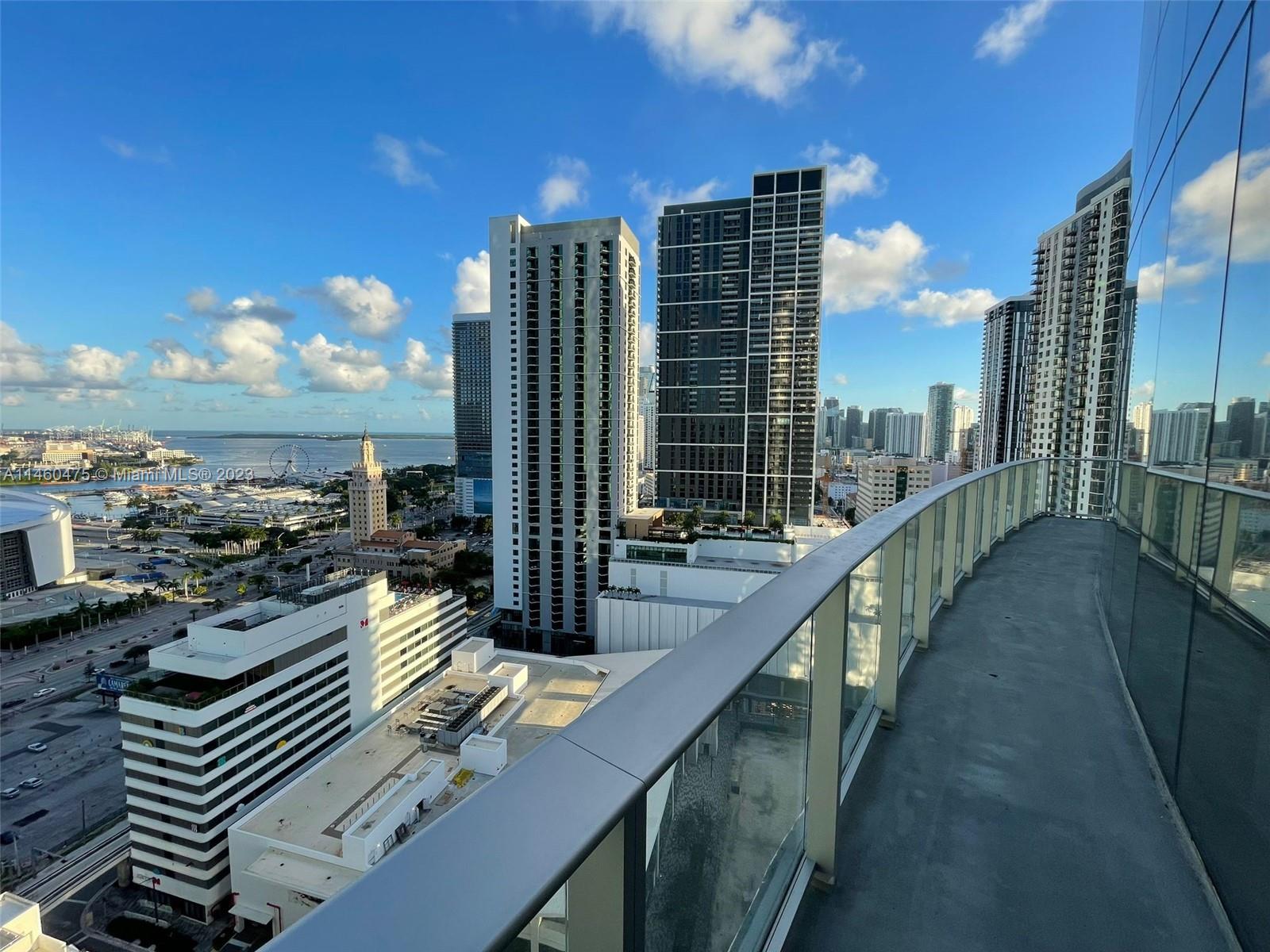 PARAMOUNT MIAMI WORLDCENT - Residential Lease