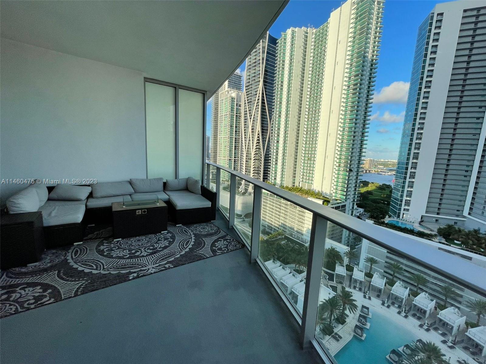 PARAMOUNT MIAMI WORLDCENT - Residential Lease