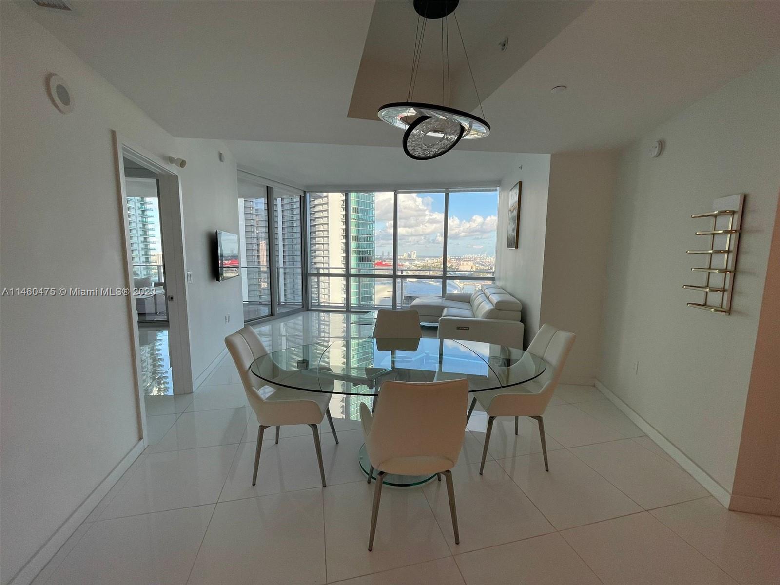 PARAMOUNT MIAMI WORLDCENT - Residential Lease