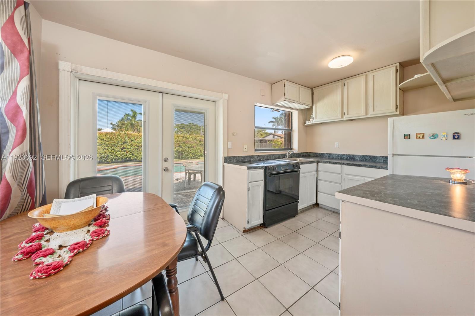 LEE BELL HOMES - Residential