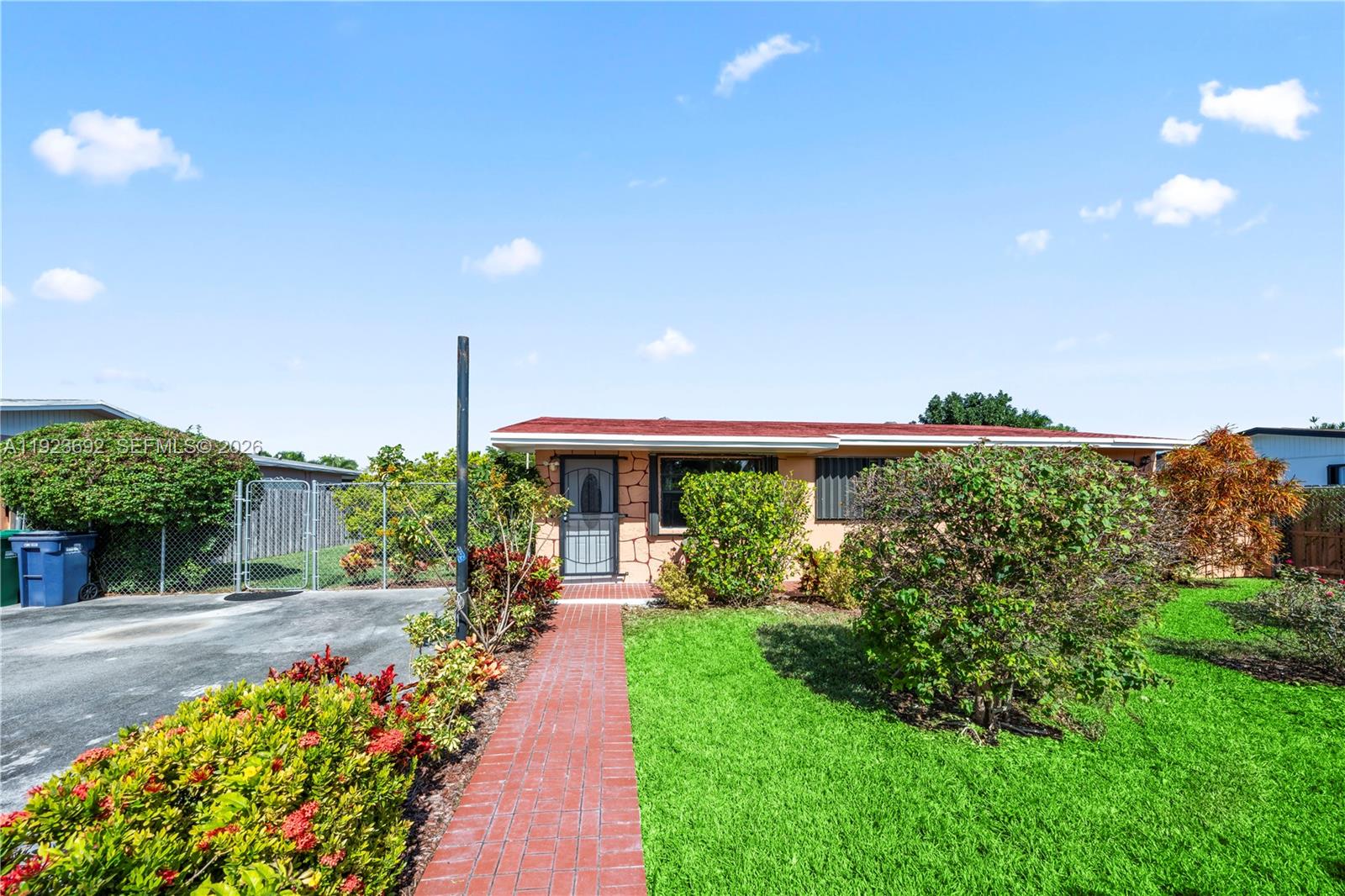 LEE BELL HOMES - Residential