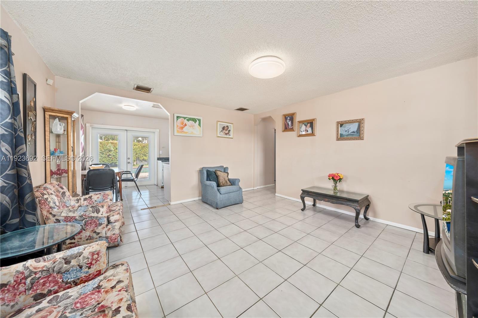 LEE BELL HOMES - Residential